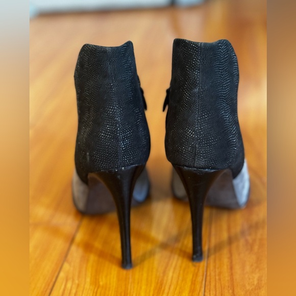 Rebecca Minkoff Reagan Peep Toe Suede Booties Heels - Picture 5 of 6